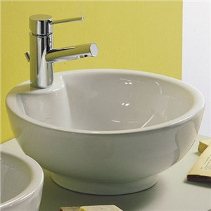 Il lavabo 40 cm Luna di Scarabeo Ceramiche si presenta ideale per i bagni di piccole dimensioni