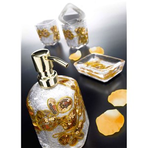 Accessori bagno realizzati con resina trasparente e decorazione in foglia argento, ricami in oro e pailettes